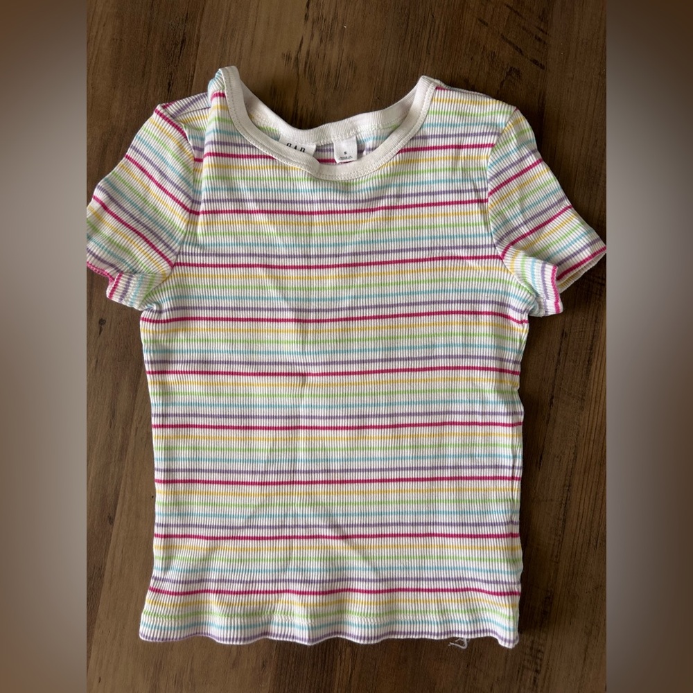 GAP White and Yellow Short Sleeve Tee